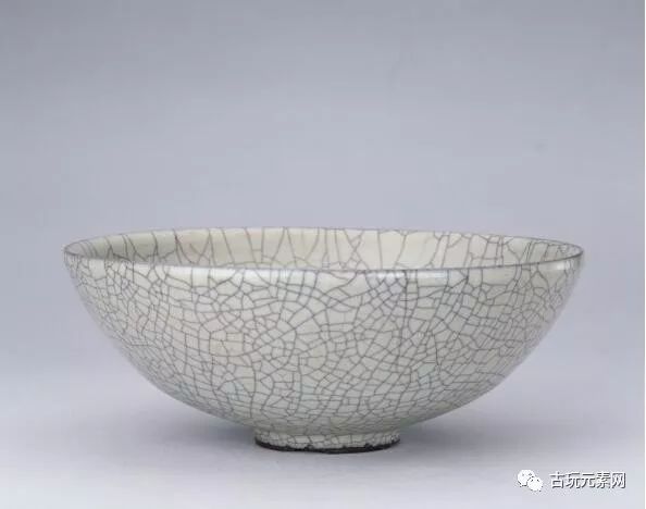 故宫宋代哥窑,故宫博物院宋代哥窑弦纹瓶