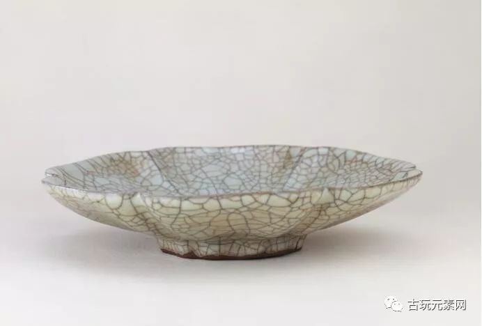 故宫宋代哥窑,故宫博物院宋代哥窑弦纹瓶