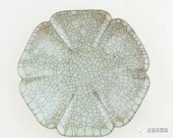 故宫宋代哥窑,故宫博物院宋代哥窑弦纹瓶