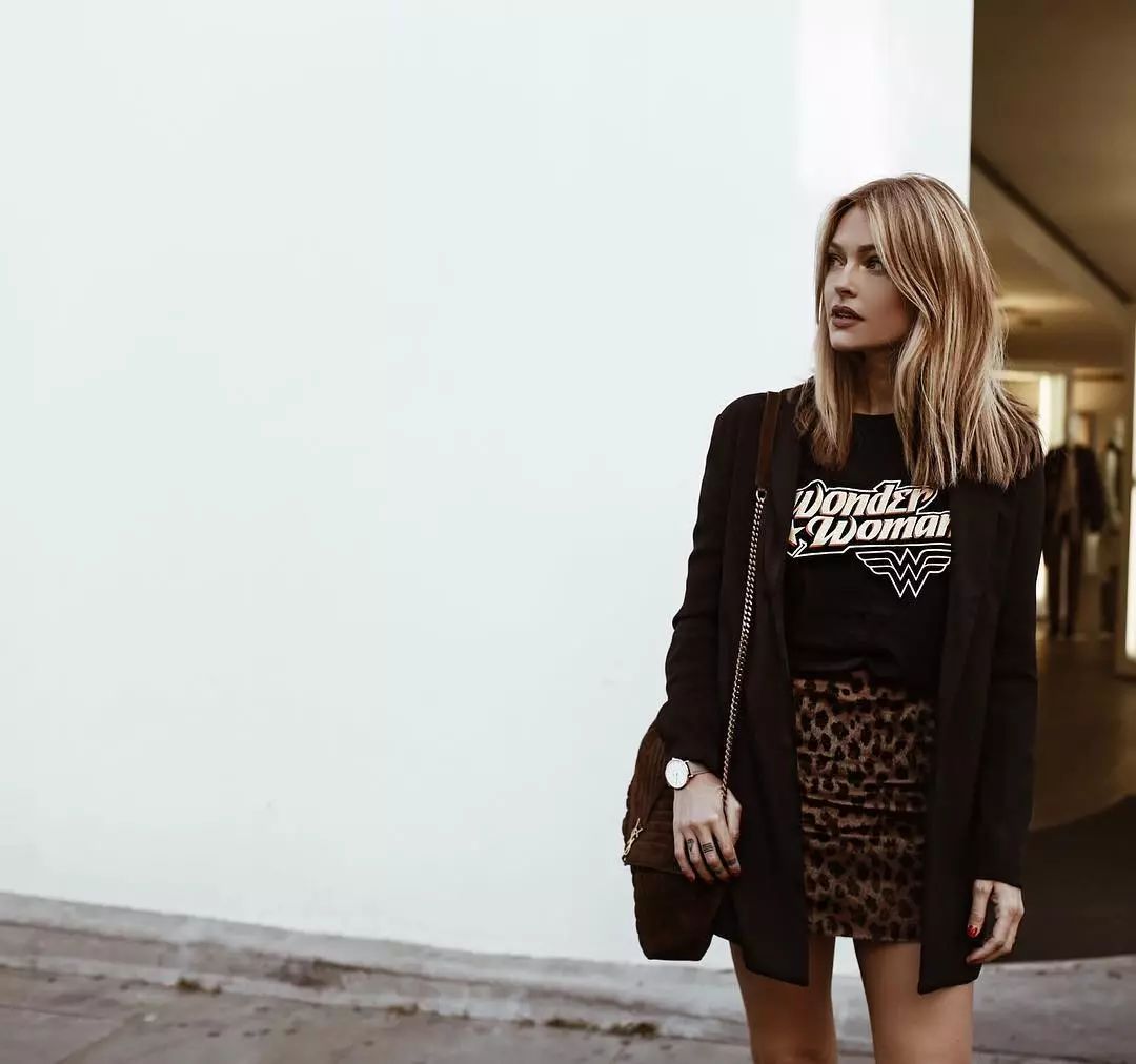 孕早期冬款孕妇装推荐,红色7-10个月孕妇装