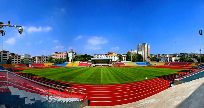 体育馆座位被墙挡住了,足球之乡梅州加入中超