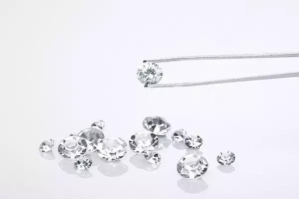 假钻石的鉴别方法视频,区块链宝石科技