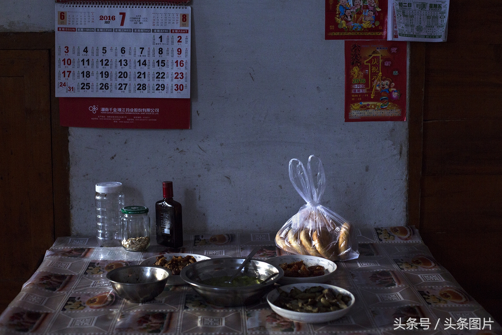 归来的*亡流**：留学法国的温州姑娘拍下了她寻不回的故乡