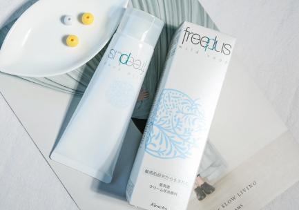 脸上有黑头毛孔粗大用什么洁面,黑头多毛孔粗大用什么洁面不错