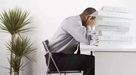 健康科普这些动作比跑步更伤膝,一个动作不伤膝盖等于慢跑一小时