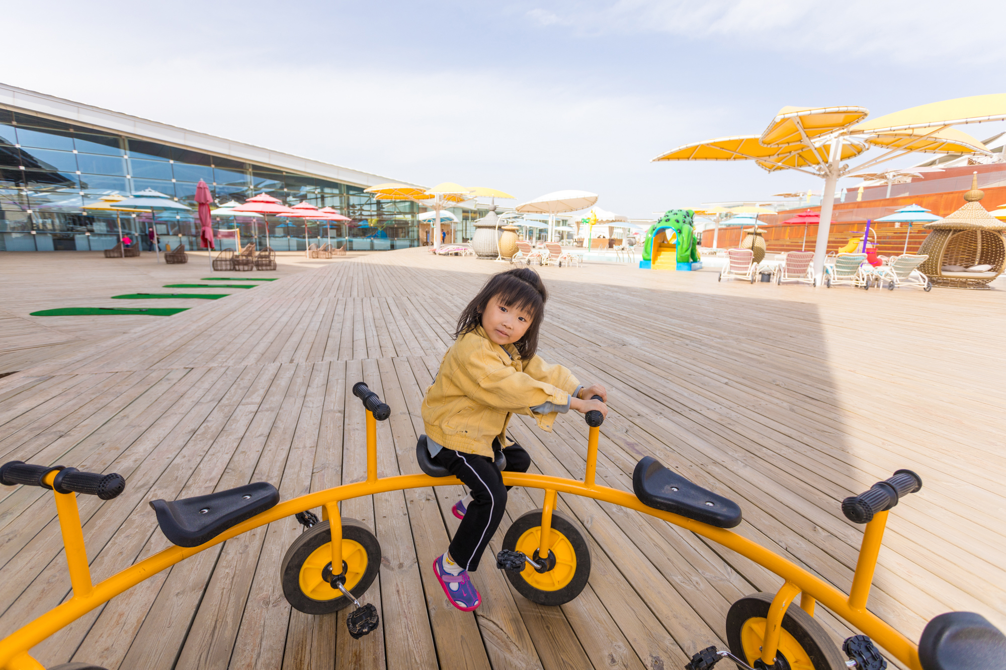 沙漠里外星人飞船,沙漠外星飞船
