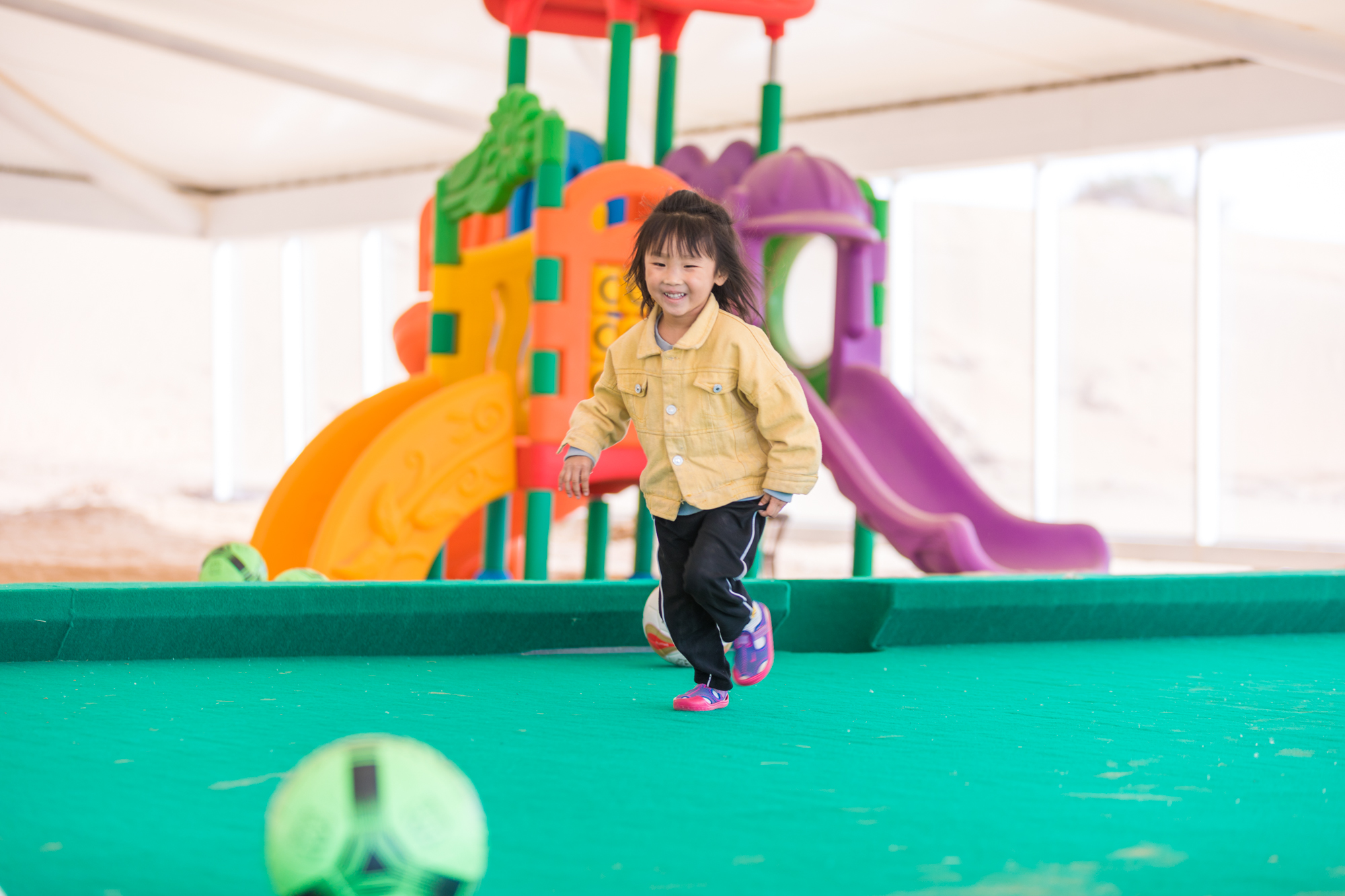 沙漠里外星人飞船,沙漠外星飞船