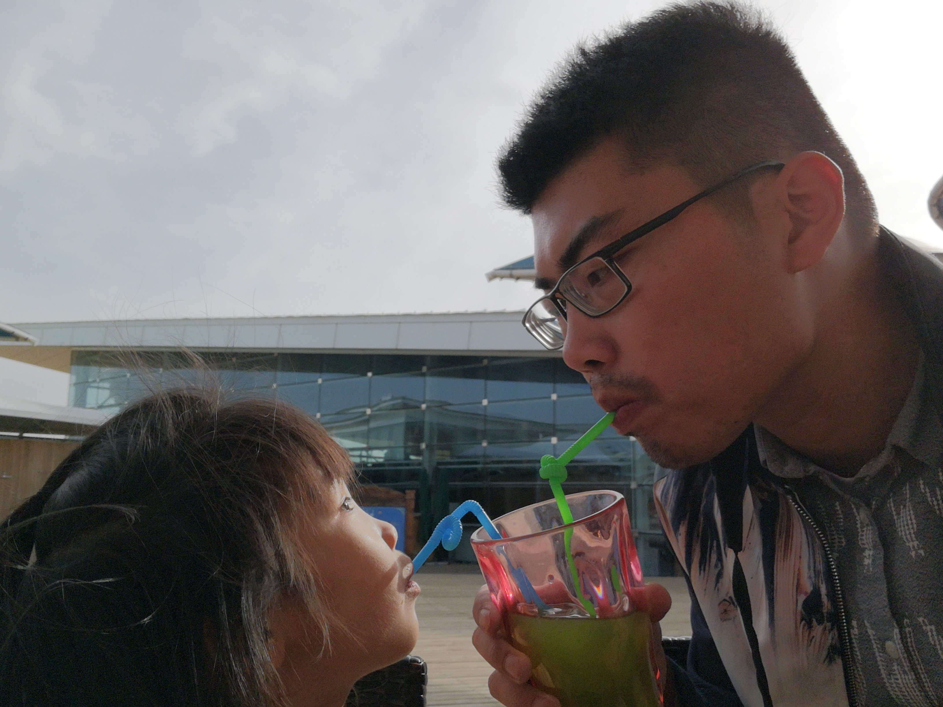 沙漠里外星人飞船,沙漠外星飞船