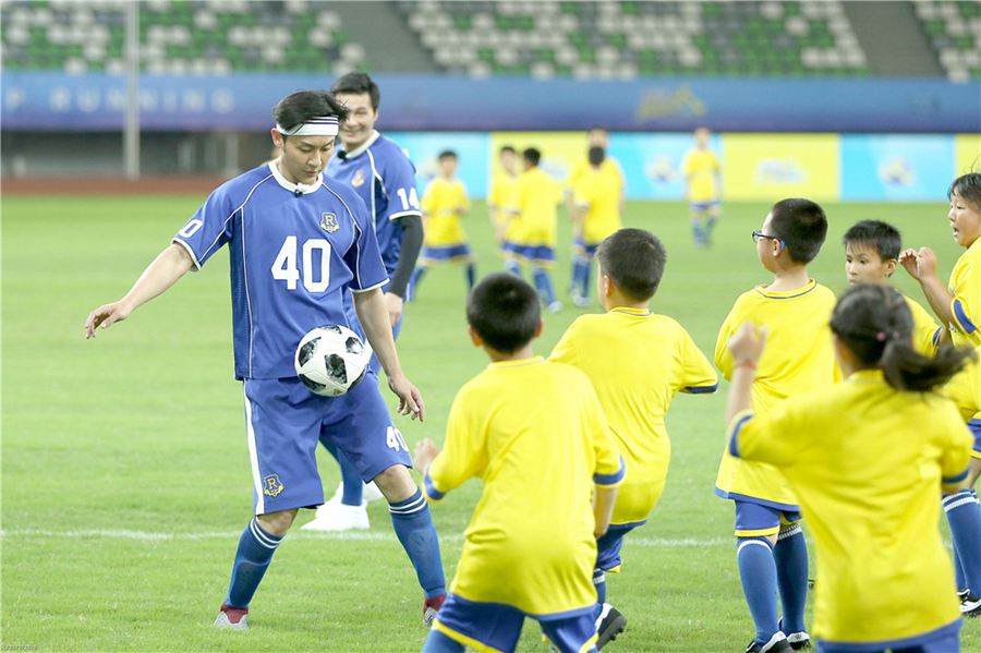 奔跑吧兄弟鹿晗和100人比赛,奔跑吧鹿晗搭档