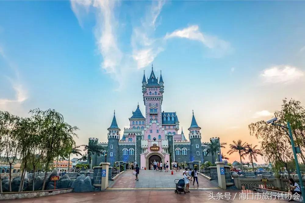 国内外十大好玩的大型游乐场,西安童真童趣游乐场