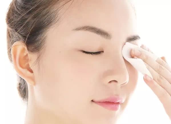 素颜霜看起来假白吗,素颜霜哪种比较自然好用