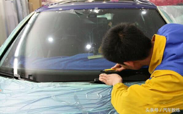汽车贴膜到底贴深色膜好还是浅色膜好？这几点告诉你答案