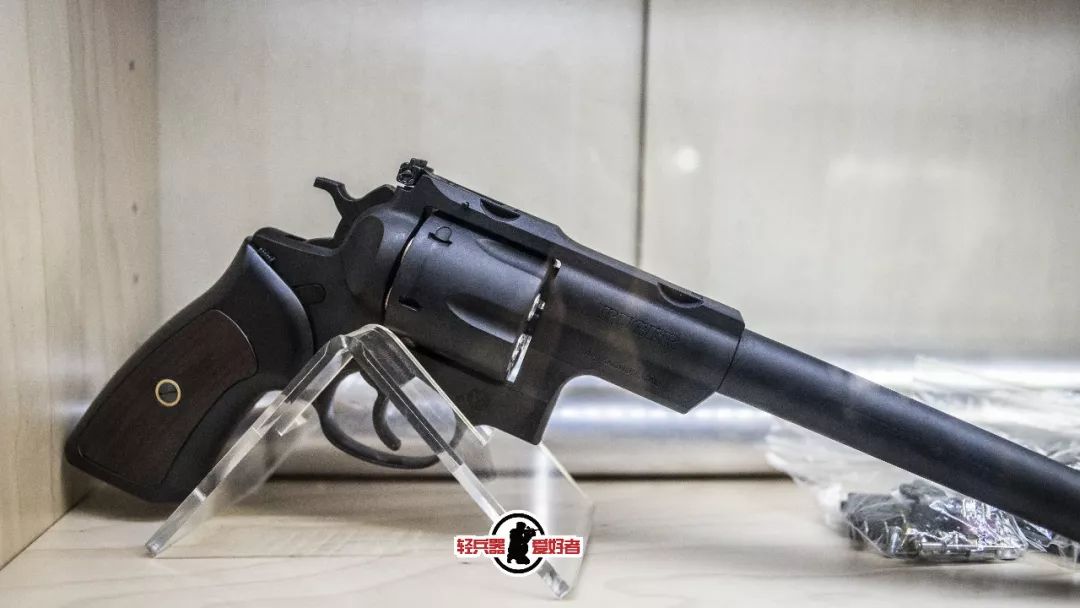 男人天堂,一起逛逛俄罗斯的“*器武**”商店