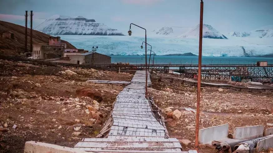 深山里发现荒无人烟的鬼城,欧洲无人小镇