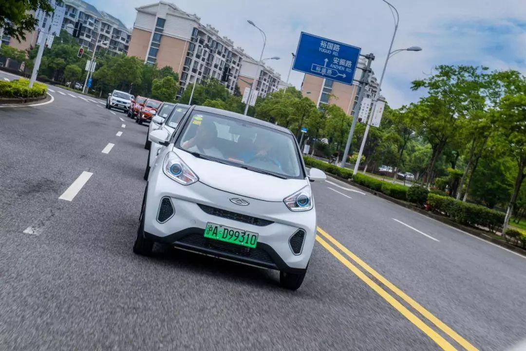 奇瑞小蚂蚁300满电显示227正常吗,奇瑞小蚂蚁300智享版价格