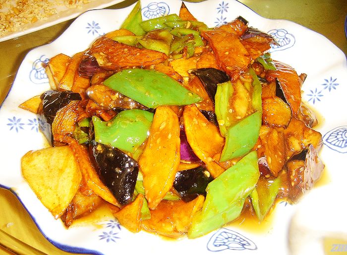 一般炒菜勾芡是怎么弄的,烹饪基础之勾芡的方法