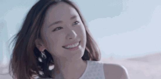 推荐一款清爽不油腻的防晒霜,又薄又好用的防晒霜