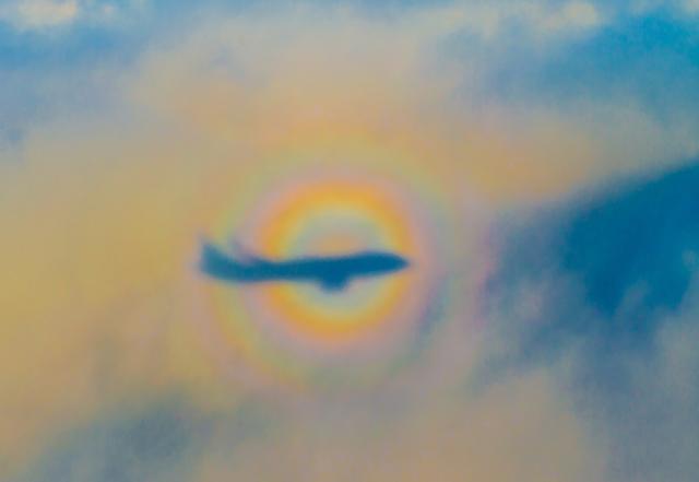 飞机高空拍摄效果图,飞机靠窗风景照片怎么拍