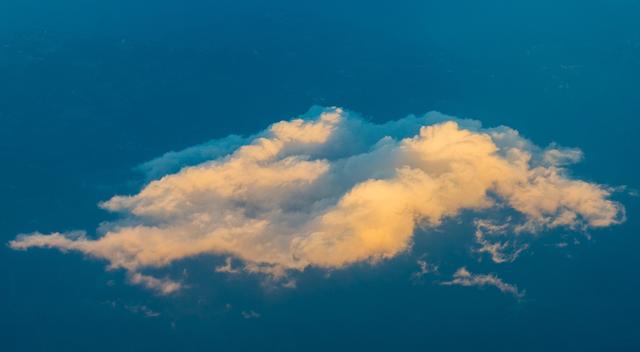 飞机高空拍摄效果图,飞机靠窗风景照片怎么拍