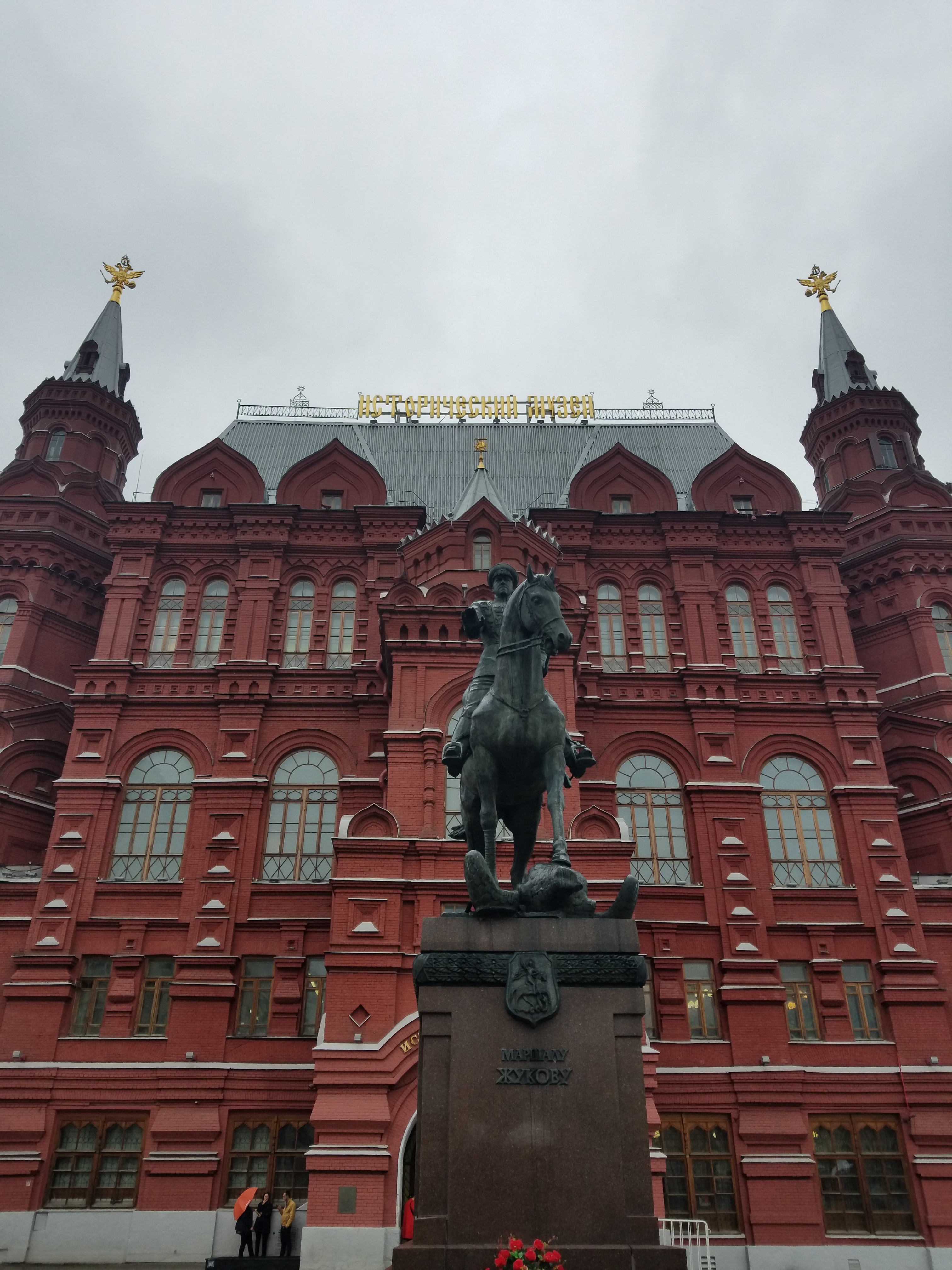 她在127小时的K3火车上拍婚纱照，看了三个国家的风景