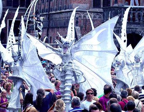 “魔幻气球屋”空降观音桥，朋友圈被粉色少女心一记暴击