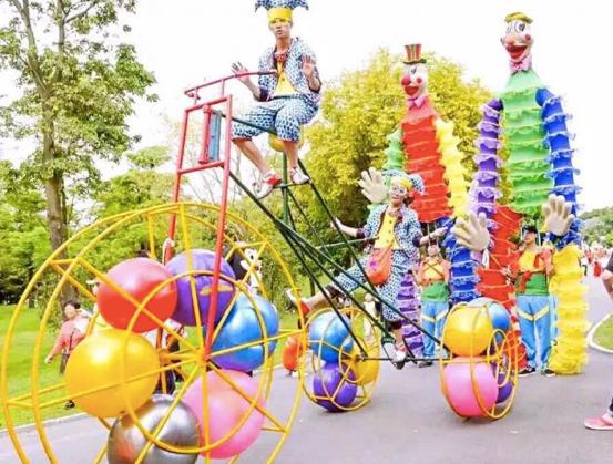 “魔幻气球屋”空降观音桥，朋友圈被粉色少女心一记暴击