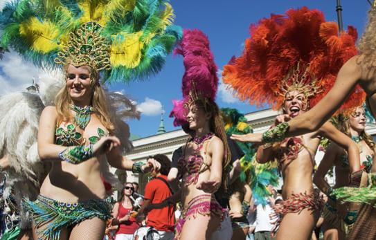 “魔幻气球屋”空降观音桥，朋友圈被粉色少女心一记暴击