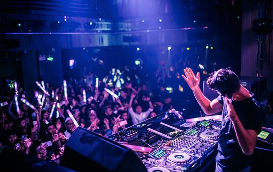 “魔幻气球屋”空降观音桥，朋友圈被粉色少女心一记暴击