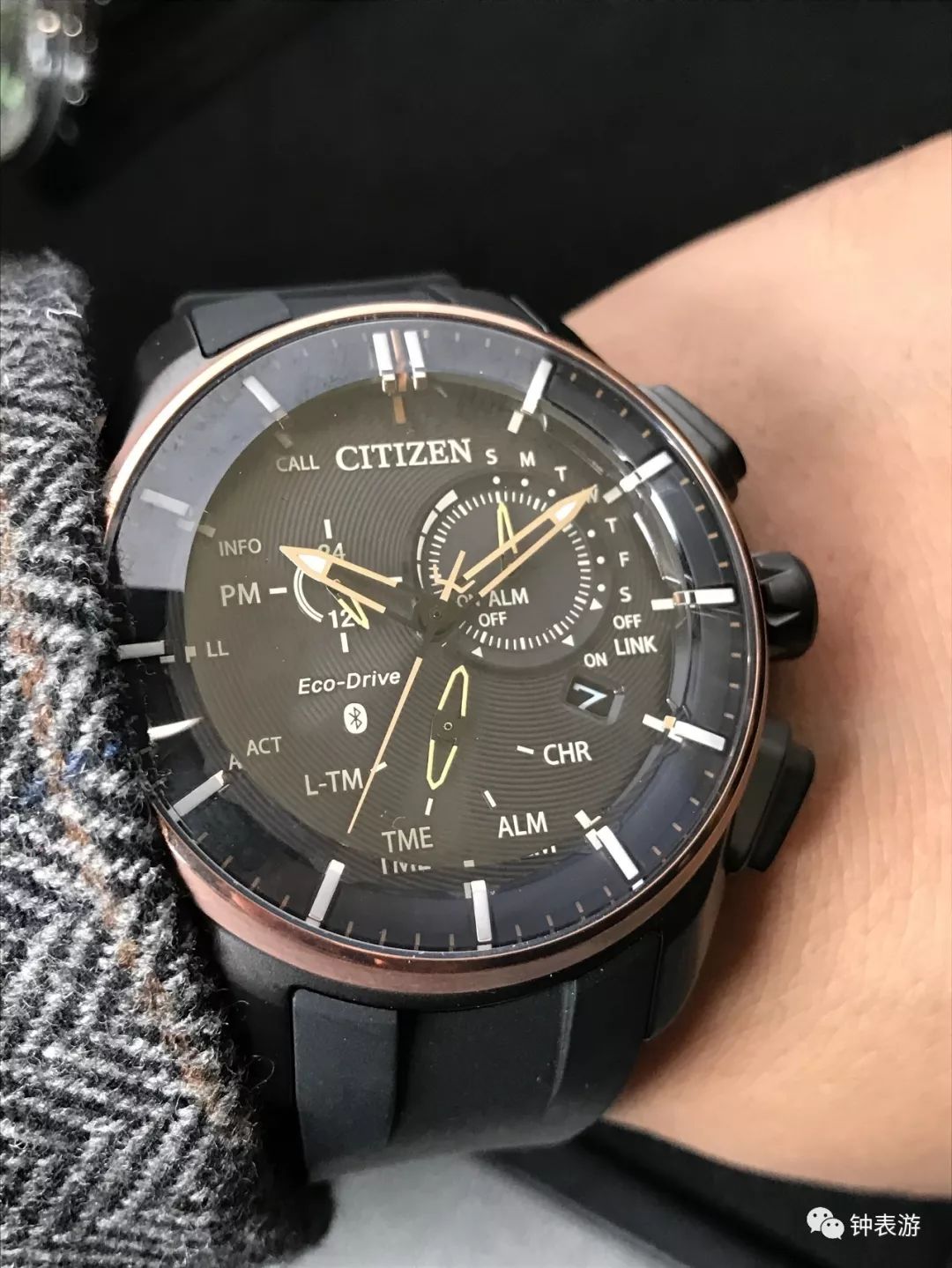 性价比最高的西铁城光动能表,西铁城光动能卫星手表怎么调时间