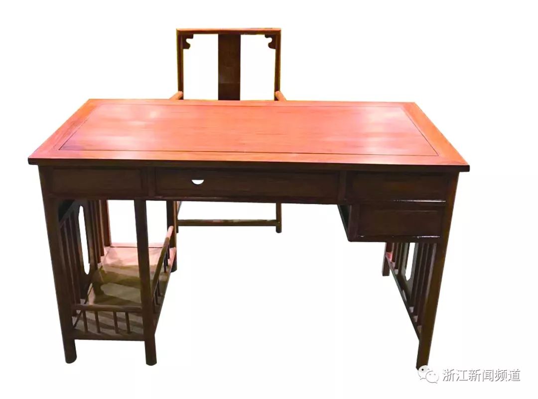 我爸我妈去了一次这里就把我们家的家具都换了