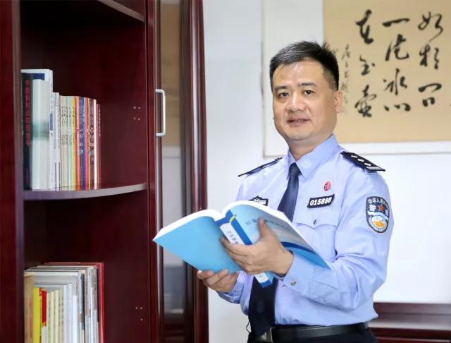 章晓波享受政府津贴,章晓波公安