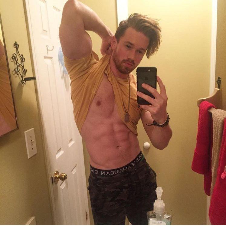 练胸肌到了卡关怎么办?掌握这3点方法,让你的胸肌突破变大