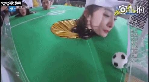 奔跑吧兄弟杨幂和baby吹足球,跑男中angelababy碰到黄晓明