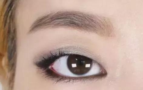 一顿早饭花了8块钱,一顿早饭钱买了一套彩装