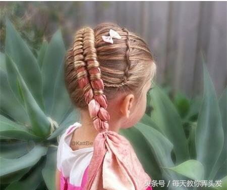 小女孩编发视频扎头发,小学生女孩扎头发简单编发麻花辫