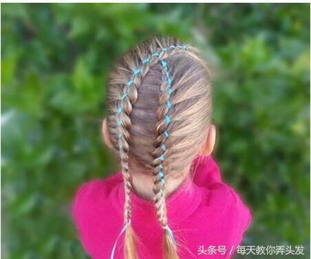 小女孩编发视频扎头发,小学生女孩扎头发简单编发麻花辫