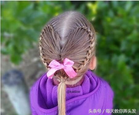 小女孩编发视频扎头发,小学生女孩扎头发简单编发麻花辫