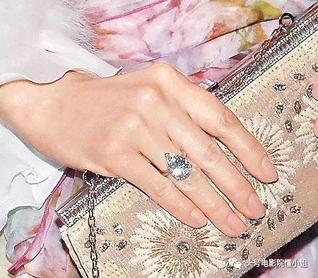 张雨绮说钻石只有一克拉才值钱,张雨绮自曝不买一克拉以下的钻戒