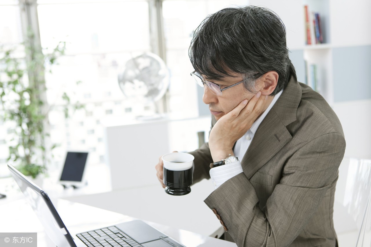 一个道家补肾食方,每天吃一粒,补肾乌发,让你精力旺盛~