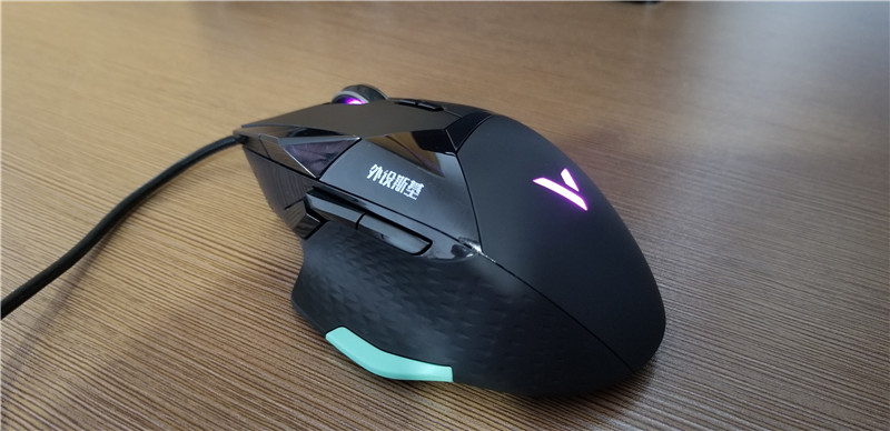 雷柏vt900跟g502哪个好,雷柏vt900游戏鼠标