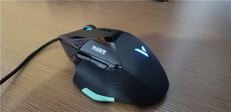 雷柏vt900跟g502哪个好,雷柏vt900游戏鼠标