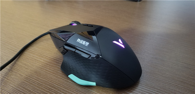 雷柏vt900跟g502哪个好,雷柏vt900游戏鼠标