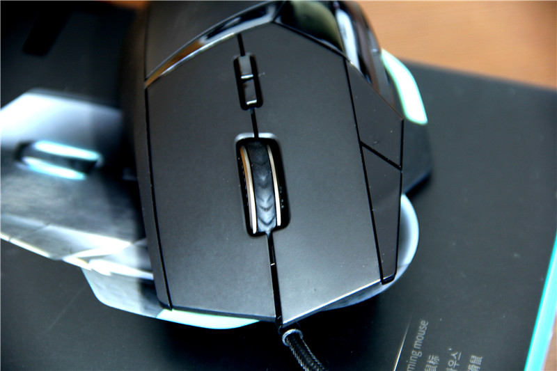 雷柏vt900跟g502哪个好,雷柏vt900游戏鼠标