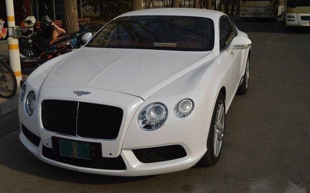 一双拖鞋六千，豪车名表数不清，张继科父亲问：这小子一年赚多少