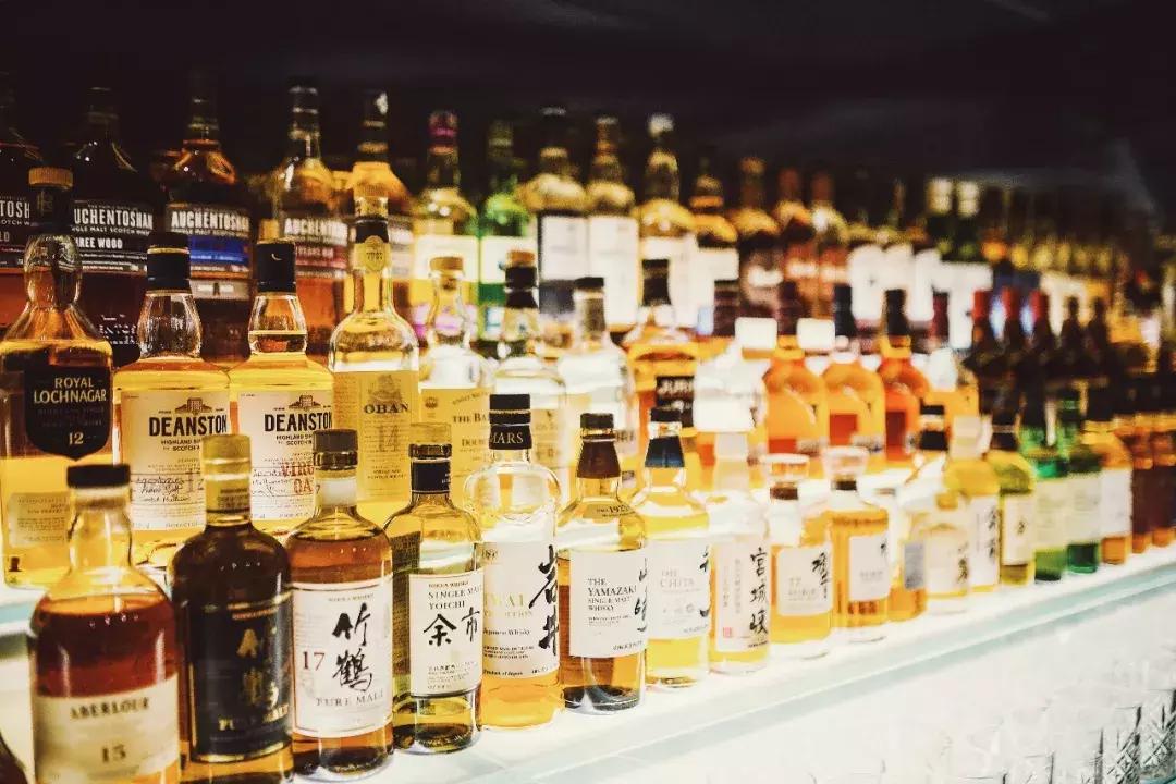 呼市适合自己去的酒吧,呼市哪有热闹一点的酒吧