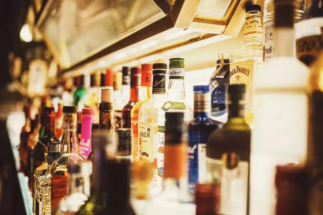 呼市适合自己去的酒吧,呼市哪有热闹一点的酒吧