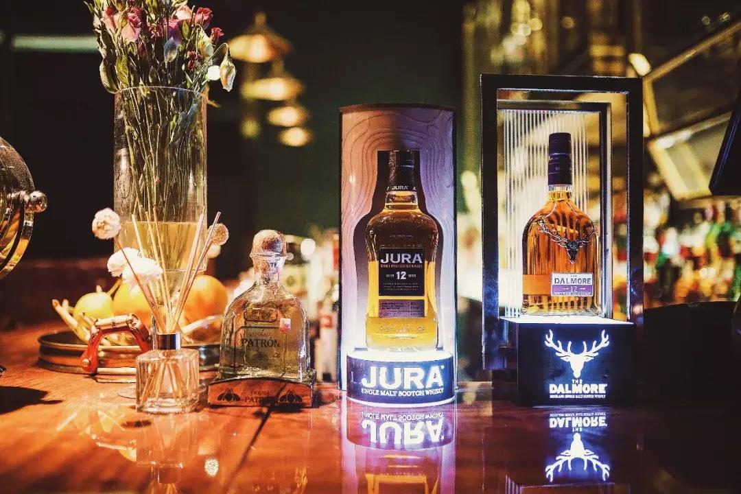 呼市适合自己去的酒吧,呼市哪有热闹一点的酒吧