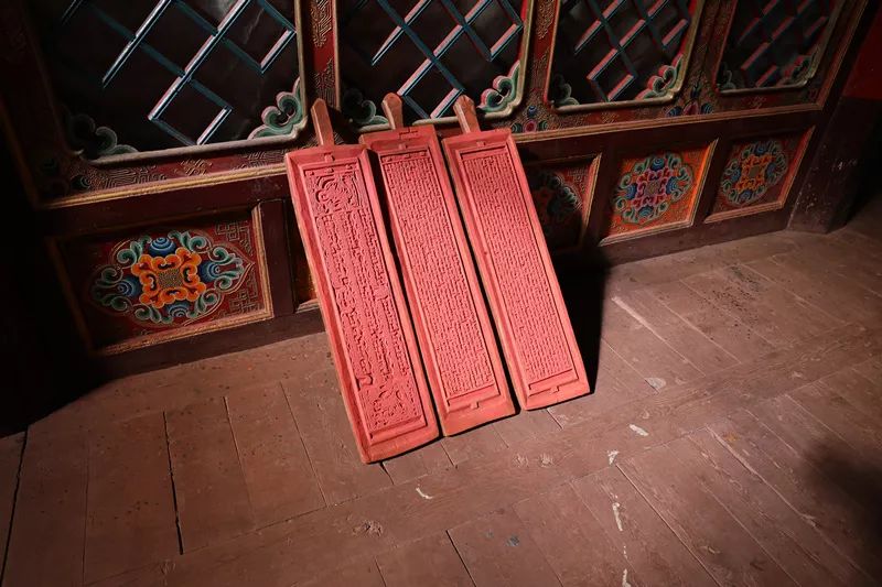 「读YA」“不知名”的万里墨香——德格印经院