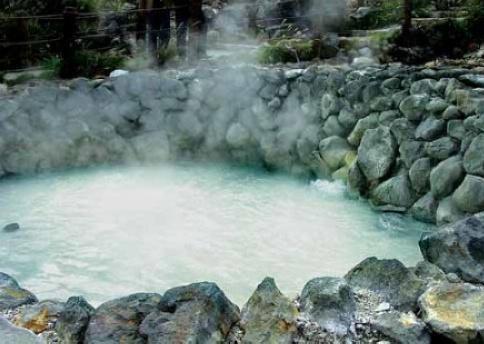 最顶级的温泉水,最豪华的泡澡