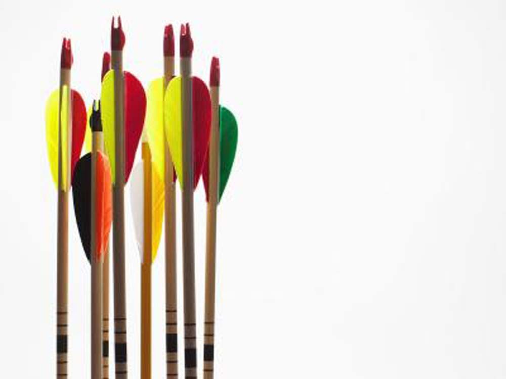 古代箭后面羽毛是干嘛的,古代都有哪些弓箭用的箭矢